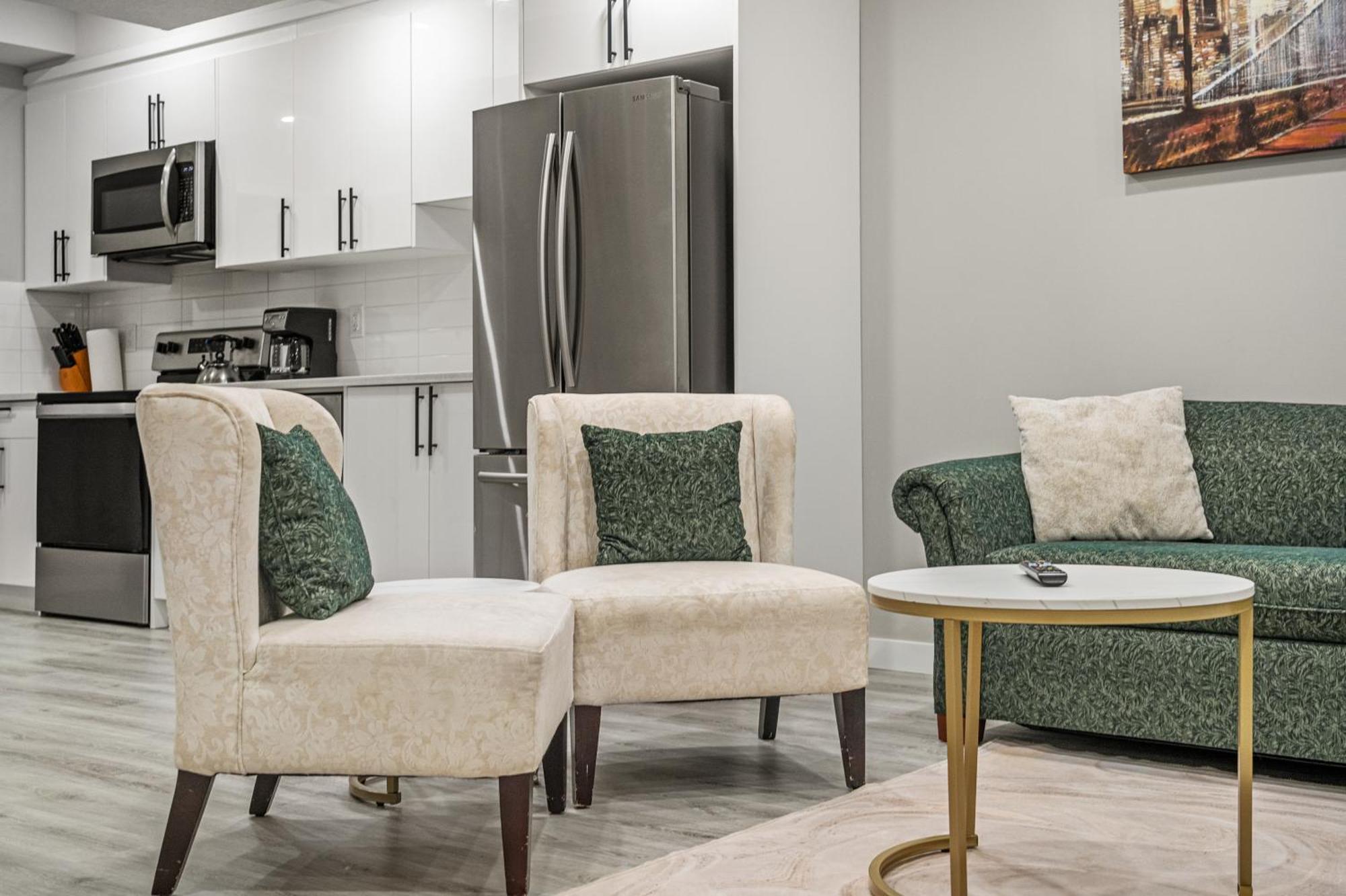 Apartment 2 Bedroom, 3 Bed